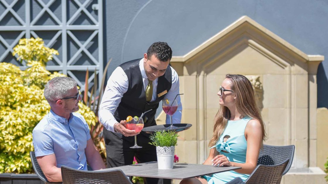 midlands_park_hotel_garden_terrace_slider