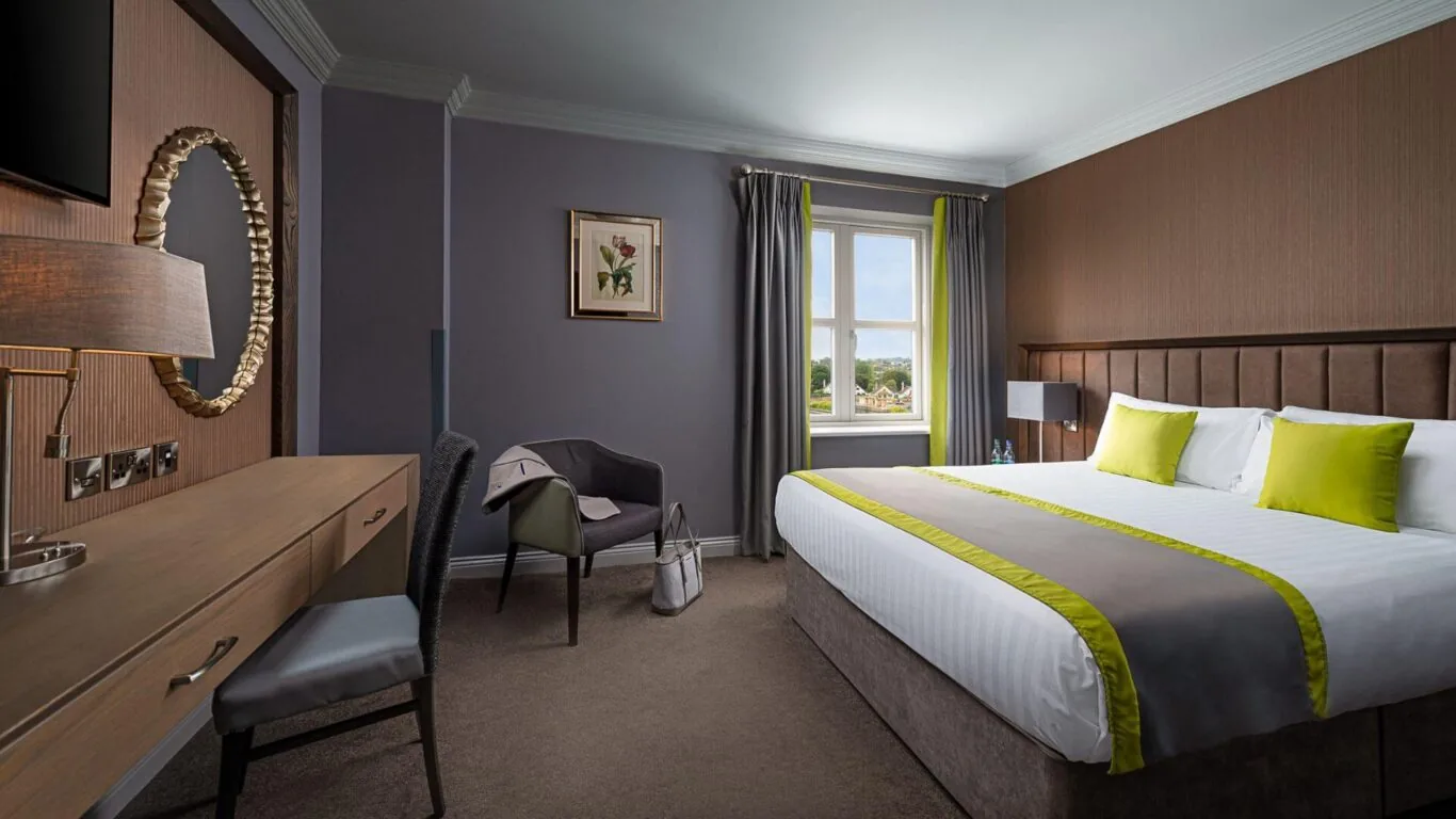 Black Friday Room Image