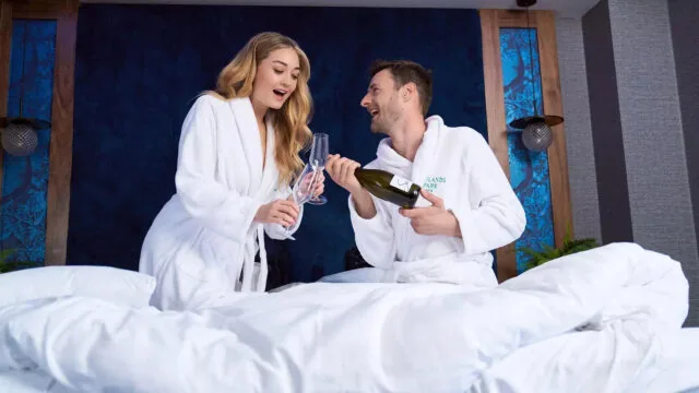 Couples-Deluxe-Couple-Midlands