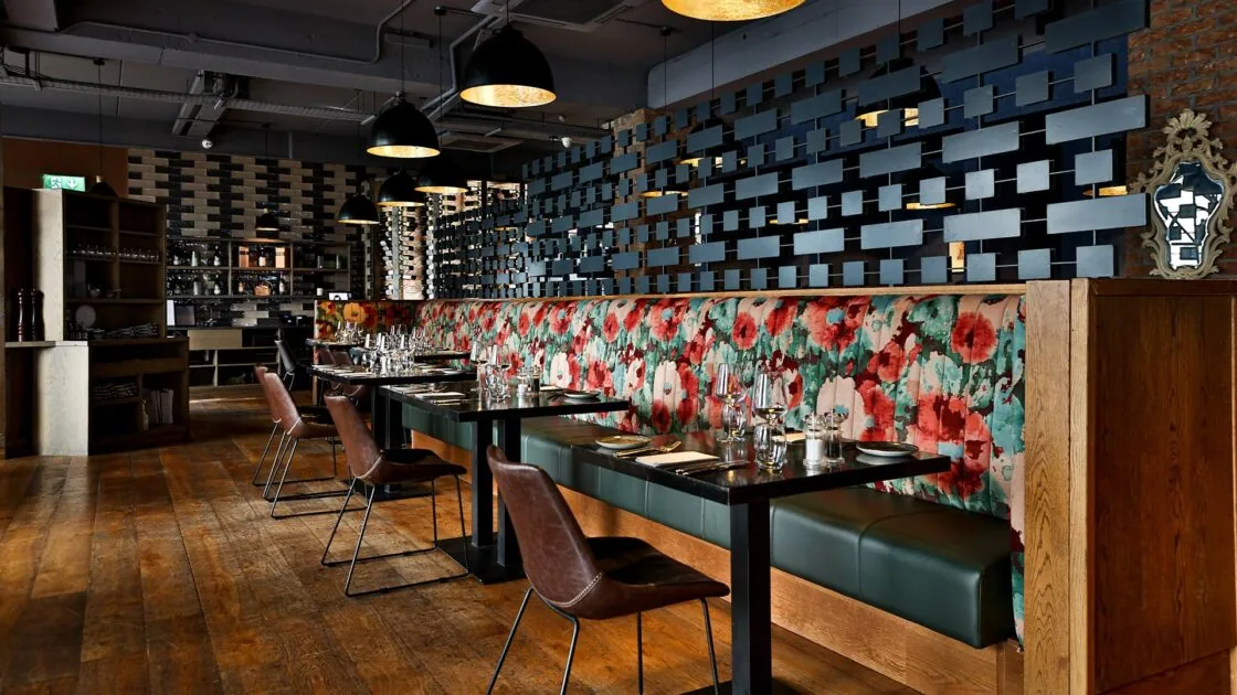 Kellys-Steakhouse-4